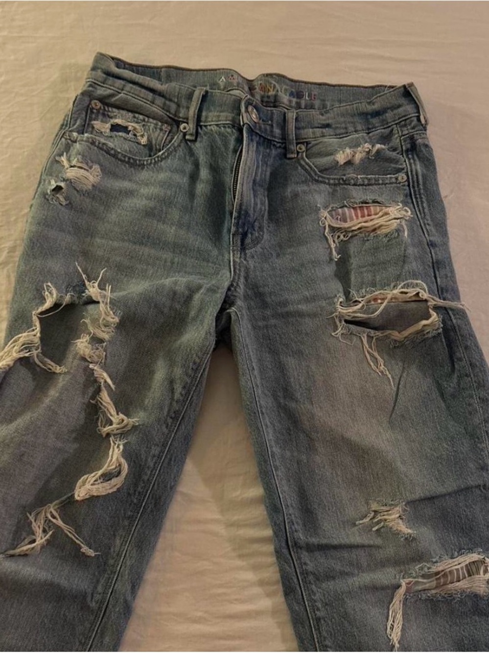 PRIDE MONTH JEANS🏳️‍🌈🏳️‍🌈
American Eagle Outfitters Distressed Pride Jeans